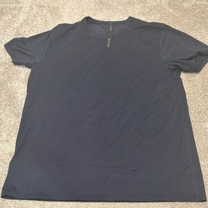 Lululemon Men's Navy Blue T-Shirt